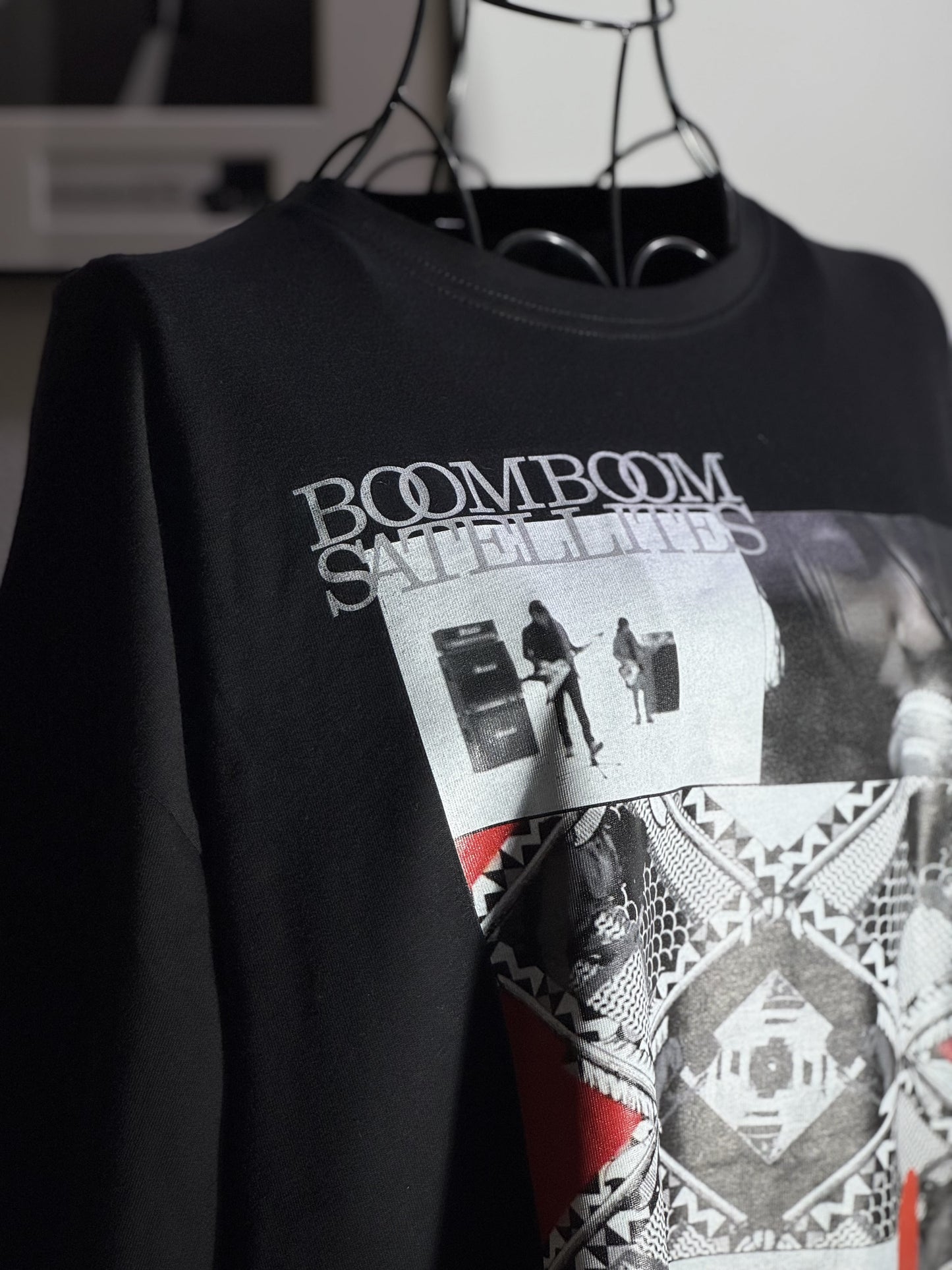 BOOM BOOM SATELLITES × THE SPELLBOUND “Kick it out” Memorial Tee【10/10公演後オンライン発売開始】