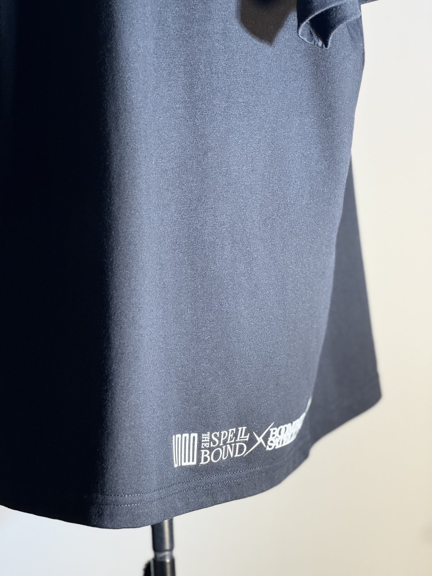 BOOM BOOM SATELLITES × THE SPELLBOUND “Kick it out” Memorial Tee【10/10公演後オンライン発売開始】