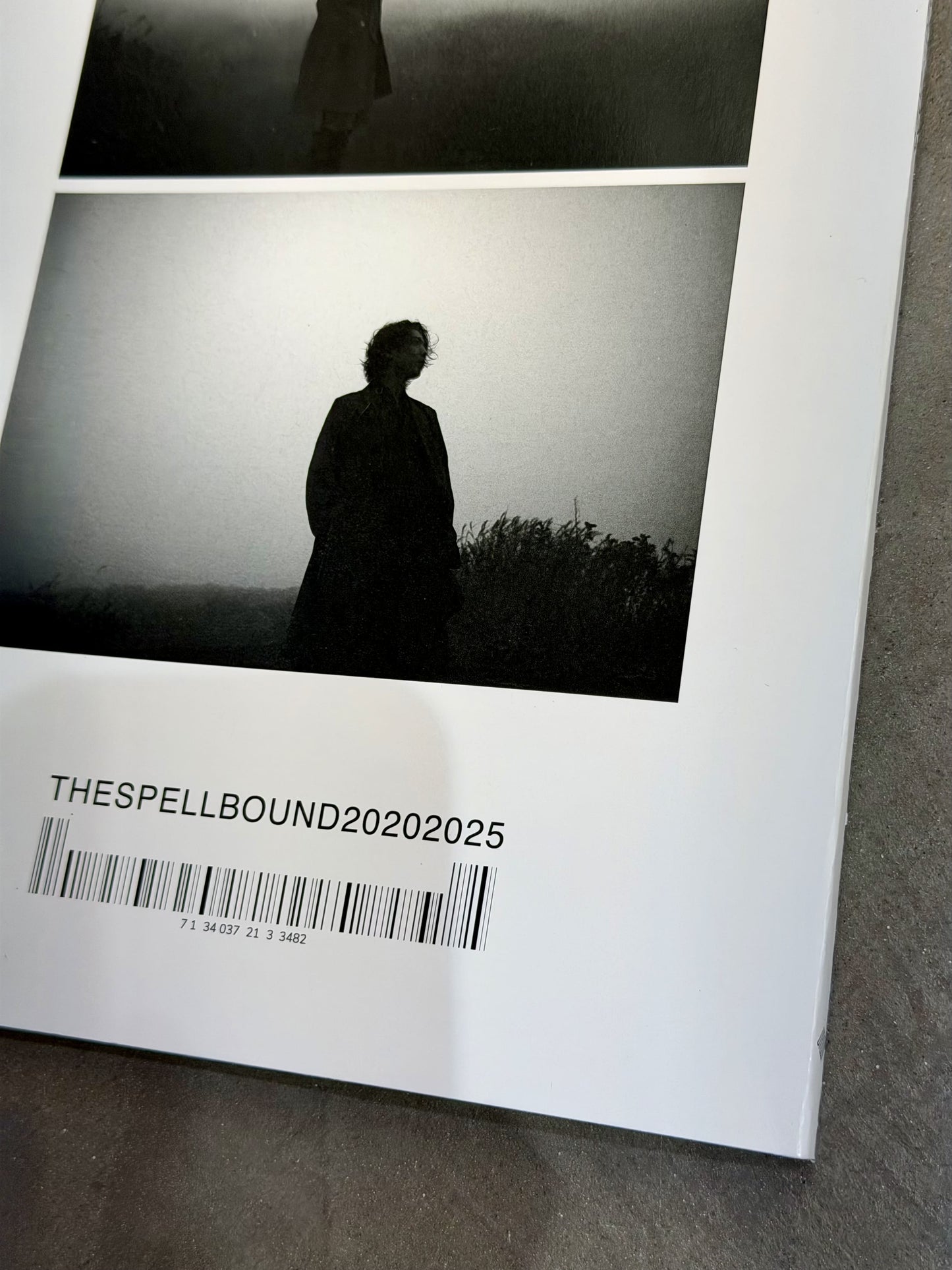 結成五周年記念写真集 “THE SPELLBOUND 2020-2025”